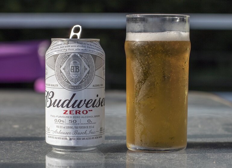 Bia không cồn Budweiser Zero không có nồng độ cồn và không đường