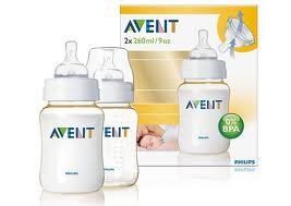 Chiếc bình sữa làm bằng nhựa PES 260ml của Philips AVENT có giá khoảng 300.000 VNĐ