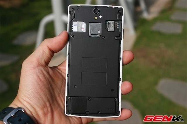 Cận cảnh Oppo Find 5 mini, smartphone tầm trung sắp bán ra tại Việt Nam