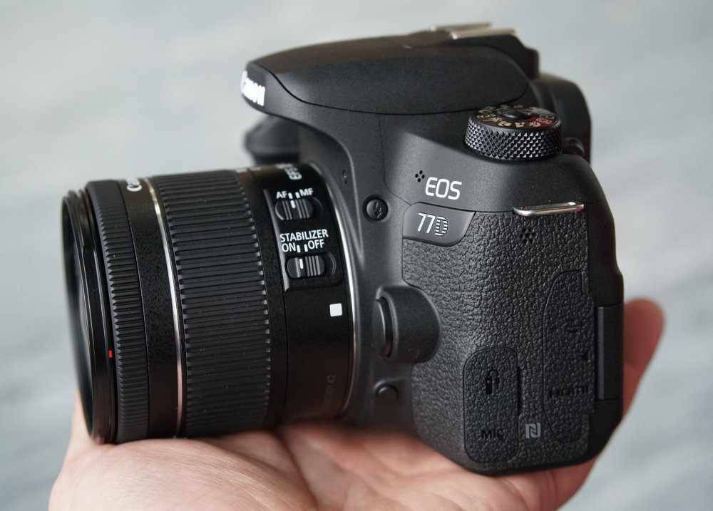 Canon 77D sử dụng khá dễ dàng và thuận tiện