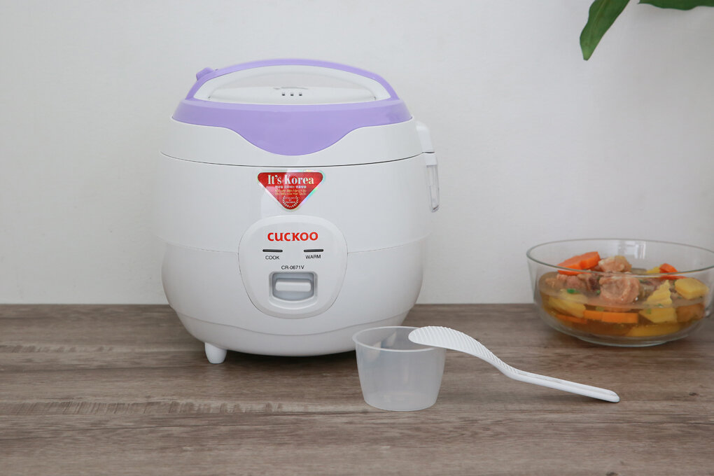 Cuckoo CR-0671V 1L với màu trắng kết hợp tím độc đáo