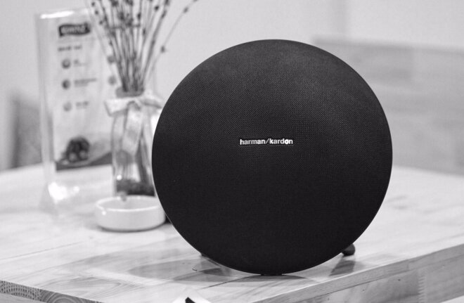 Loa di động Bluetooth Harman Kardon Onyx Studio 4