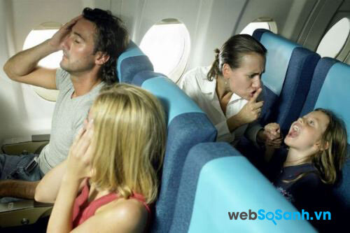La hét, làm ồn trên máy bay là điều cấm kị