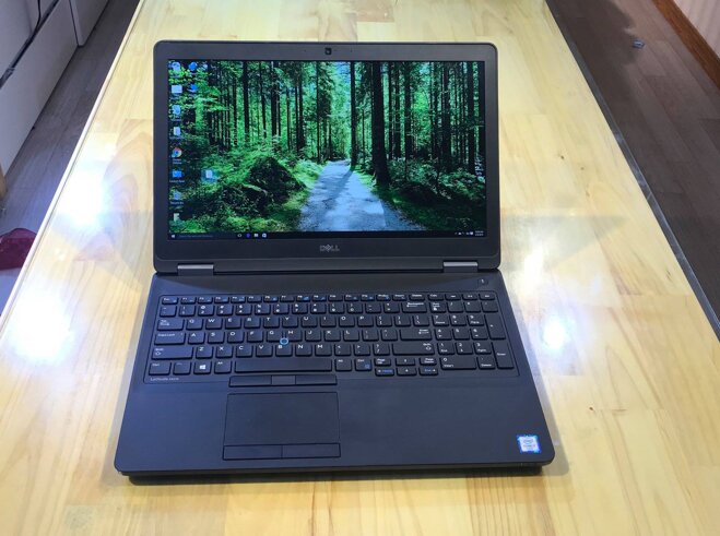 Alt + Caption: Laptop Dell Latitude: dòng Laptop siêu bền chất lượng