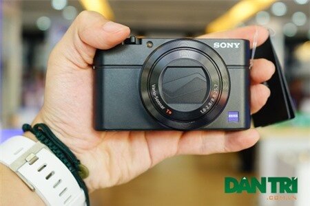 Đập hộp Sony Cyber-Shot RX100 III chính hãng tại Việt Nam