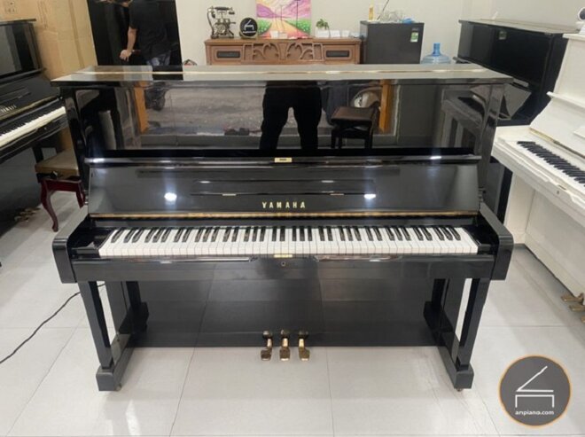 Yamaha U1H