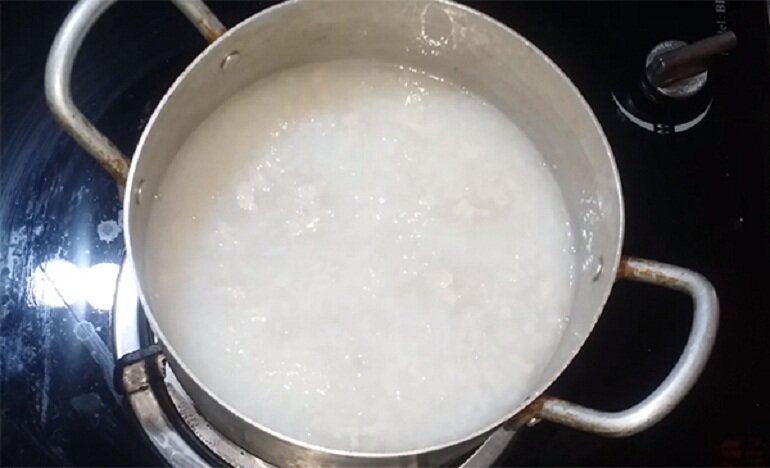 Có thể cho chó 2 tháng ăn cháo loãng