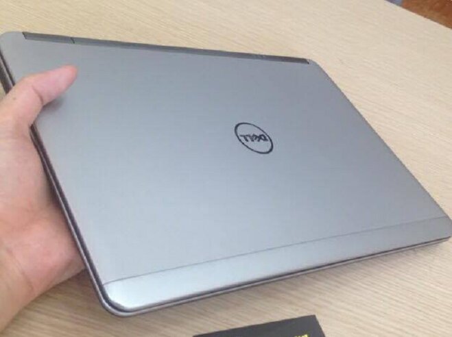 Laptop Dell cũ-1