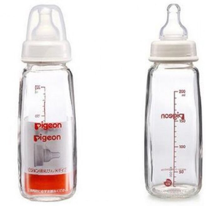 bình sữa Pigeon cổ hẹp thủy tinh 200ml chính hãng là khoảng 290.000 VNĐ