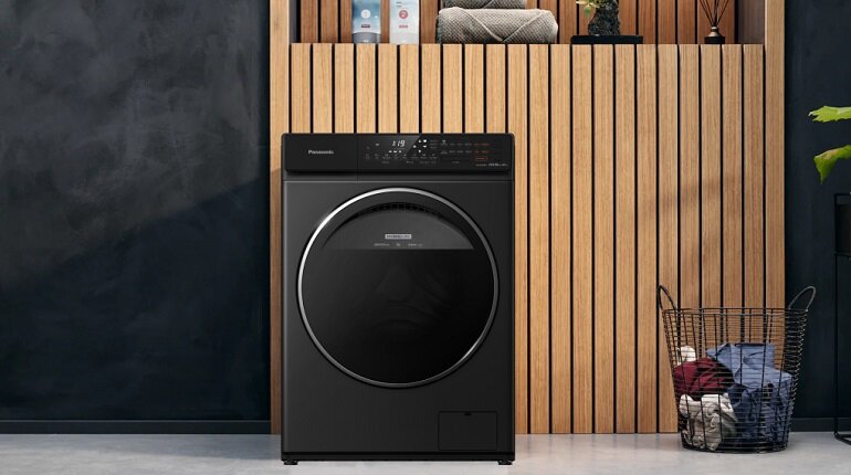 Máy giặt sấy Panasonic Inverter 10.5kg NA-S056FR1BV có thiết kế màu đen sang trọng