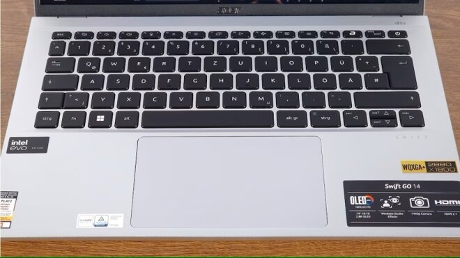 Acer Swift Go 14 AI (SFG14-72): Laptop mỏng nhẹ hiệu năng cao, màn hình OLED sáng!