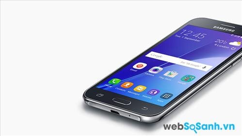 Galaxy J2 có thiết kế bo tròn và ôm mặt lưng nhìn khá mềm mại và nịnh mắt