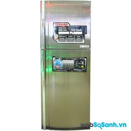 So sánh tủ lạnh Toshiba GR-R32FVUD và Hitachi H350PGV4 SLS