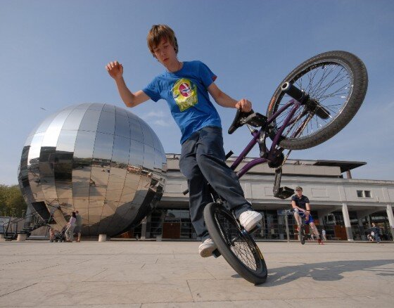 Một màn biểu diễn với BMX FreeStyle