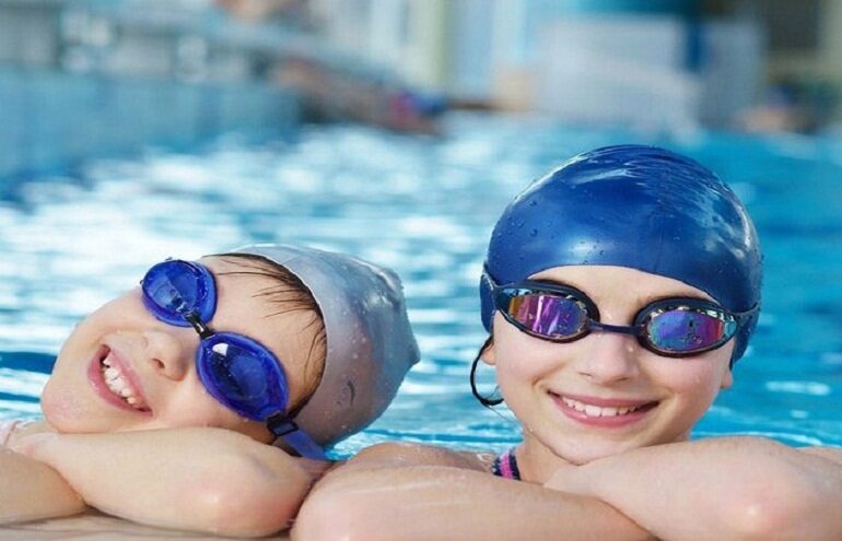 Mũ bơi silicon được sử dụng phổ biến