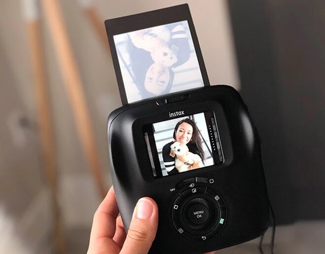 Máy chụp ảnh lấy liền Fujifilm Instax Square SQ20 chụp xong có ảnh liền tay