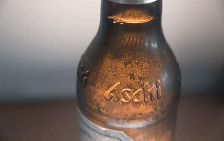 Vẻ bề ngoài của bia Asahi Super Dry