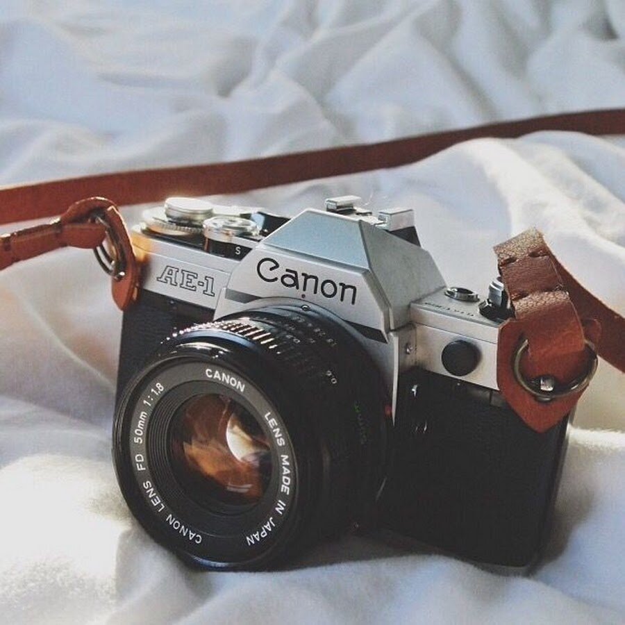 Máy ảnh Canon có thiết kế tương đối mỏng nhẹ