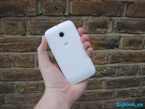 Mặt sau Moto E 2015