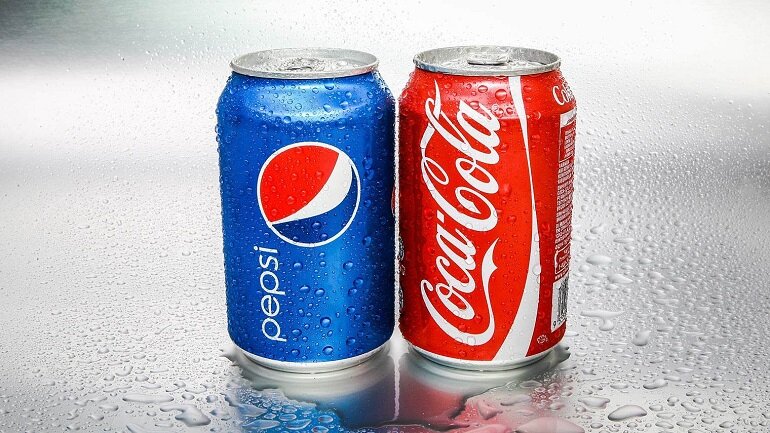 Pepsi Cola và Coca-Cola là 2 ứng cử viên nước ngọt nặng ký nhất cho dịp đón năm mới