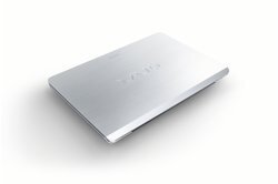 Thiết kế mòng và nhẹ của Laptop Sony Vaio Fit SVF15A16CX .