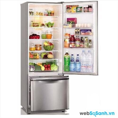 Tủ lạnh ngăn đá dưới giúp bạn dễ dàng lấy thực phẩm từ ngăn mát mà không phải cúi g