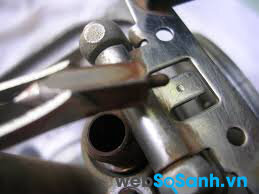 Nguyên nhân và cách sửa chữa xe máy bị chảy xăng dư | websosanh.vn