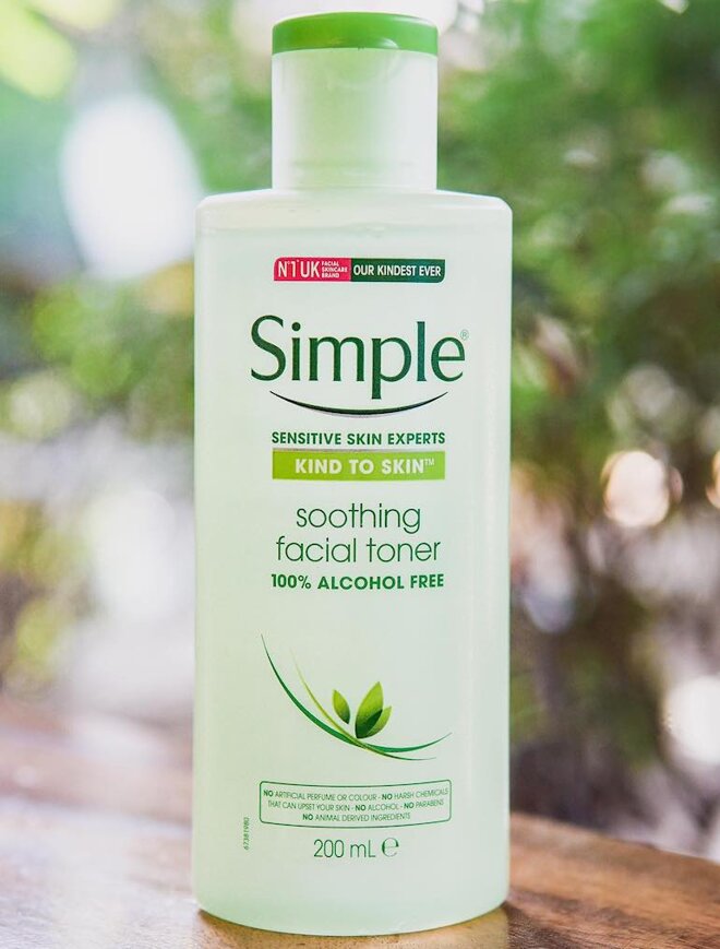 Nước hoa hồng cho da khô Toner Simple Kind To Skin Soothing Facial