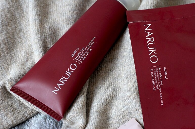 Naruko ծակոտիները նվազագույնի հասցնող և պայծառացնող փրփուր լվացող միջոց