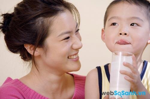 Sữa bột Meiji Gold 3 giúp bé phát triển toàn diện 