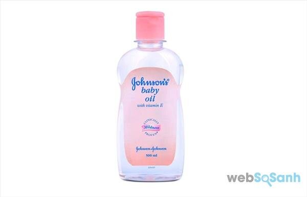 dau-duong-da-em-be-cung-vitamin-e-Johnson-baby-oil