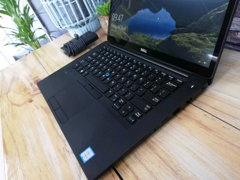 Laptop Dell Latitude 7480 có kết cấu rất chắc chắn 