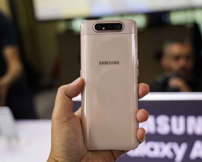 Samsung Galaxy A80 bản màu Angel Gold.