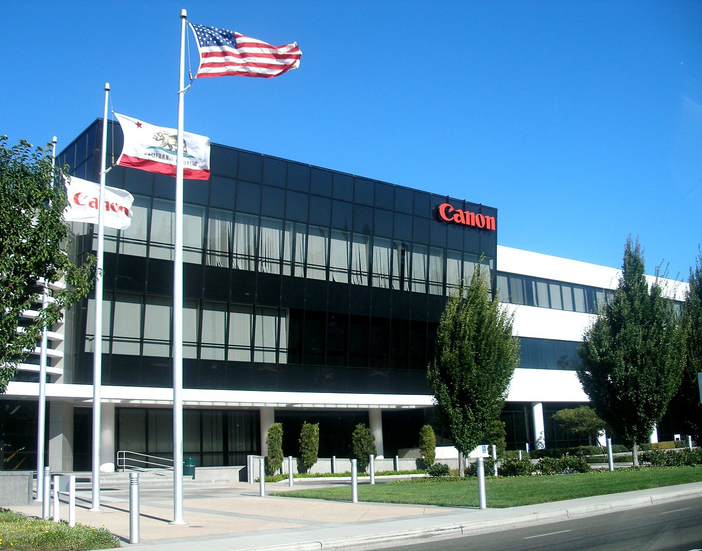 Trụ sở Canon Inc. đặt tại Lake Success, New York, Mỹ