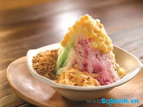 Thành phần của Ais Kacang thường chỉ có đậu đỏ, đá bào, ngô ngọt, hạt cọ, thạch, …