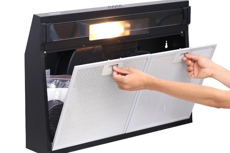 Máy hút mùi Sunhouse shb6118b là dòng máy hút mùi âm tủ có thiết kế gam màu đen sang trọng.