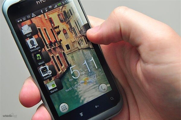 Giảm giá gần 10 triệu đồng, HTC 8X liên tục 