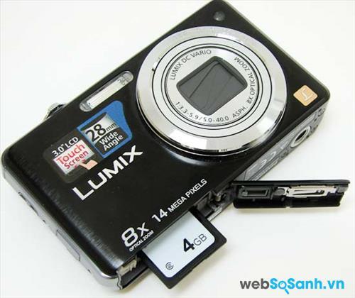 Thuộc dòng máy ảnh compact giá rẻ nên Lumix DMC-FH20 chỉ hỗ trợ duy nhất file ảnh dạng JPEG, máy hỗ trợ các loại thẻ nhớ như SD / SDHC / SDXC