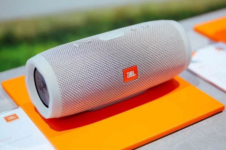 loa cầm tay JBL