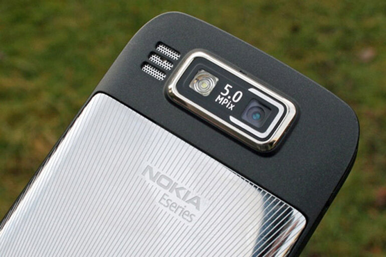 dấu hiệu nhận biết nokia E72 nhái