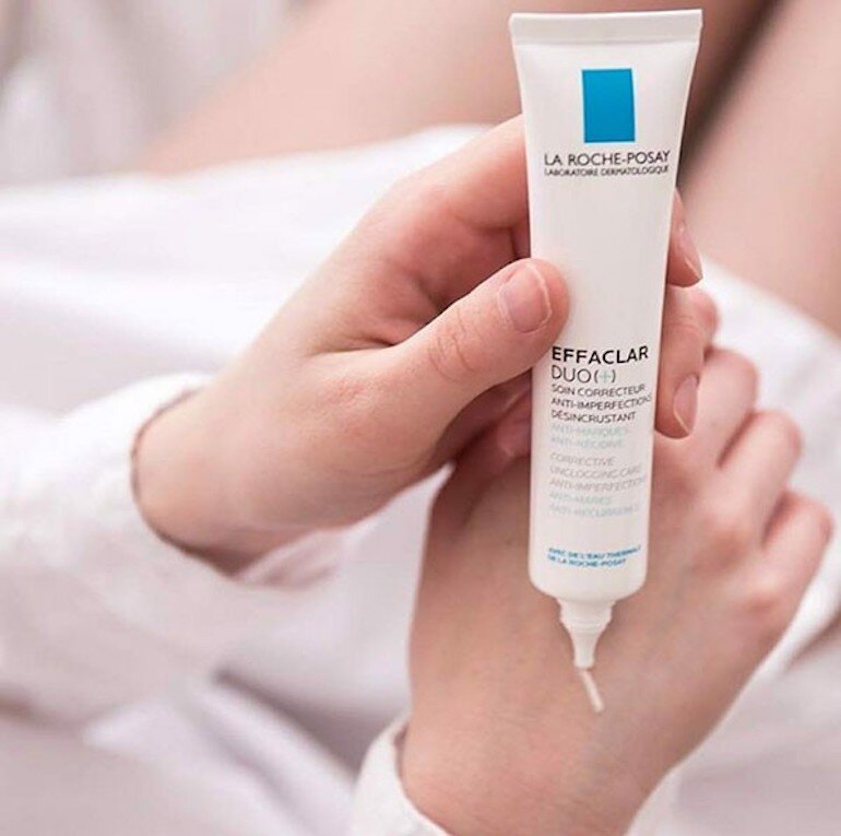 Kem trị mụn la roche-posay được rất nhiều bạn nữ yêu thích