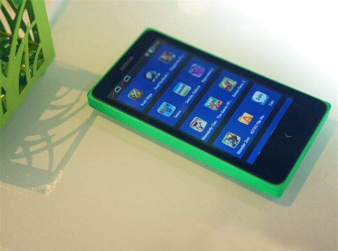 Nokia X - sản phẩm giá rẻ chạy Android của Nokia ra mắt thị trường Việt Nam từ tháng 3.