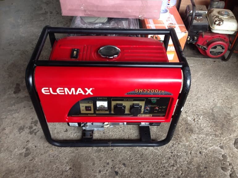 Giá máy phát điện Elemax SH3200EX?