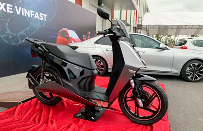 xe máy điện vinfast V9
