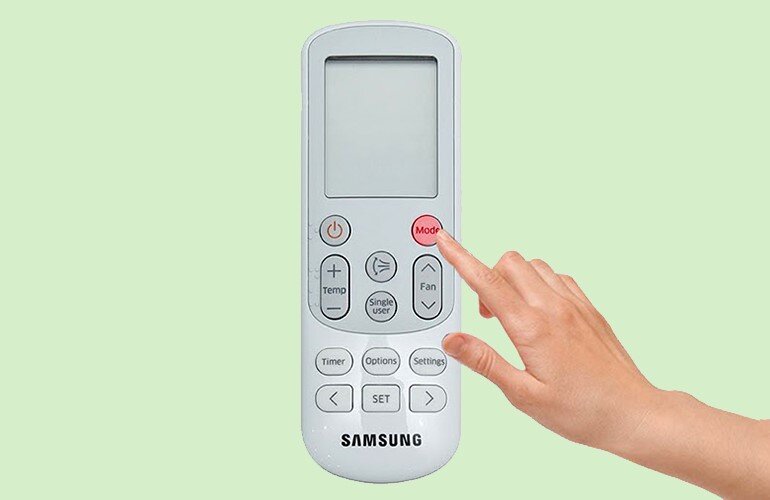 Điều khiển của điều hòa Samsung 2 chiều sử dụng đơn giản, nhiều tiện ích