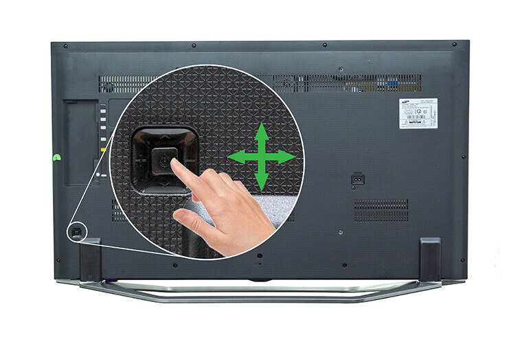 Dùng nút bấm cứng trên tivi để mở smart tivi
