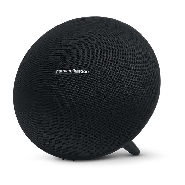 Chiếc loa Harman Kardon Onyx Studio 3 được thiết kế hình dạng khá đặc biệt với hình tròn rất đẹp mắt.