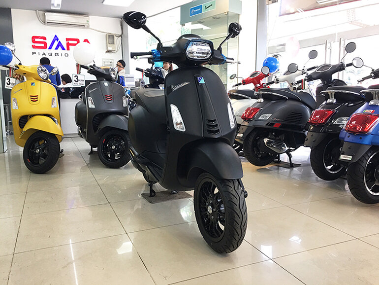 Vespa Sprint Notte 2019 đẳng cấp, thời thượng