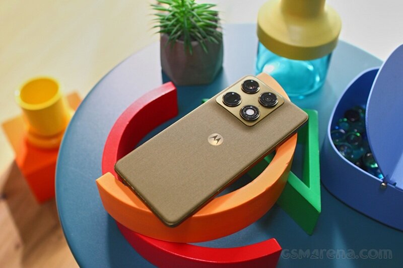 Điện thoại Motorola Signature giảm giá gần 5 triệu đồng, chất lượng 