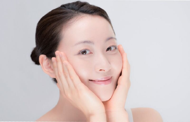 Giữ da mặt thật sạch sẽ giúp da khỏe mạnh và sáng khỏe hơn 